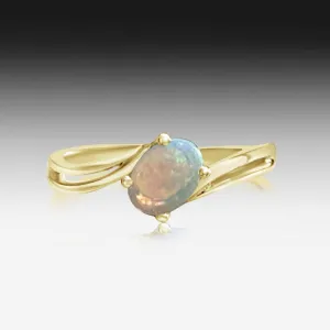 14kt Yellow Gold Opal ring
