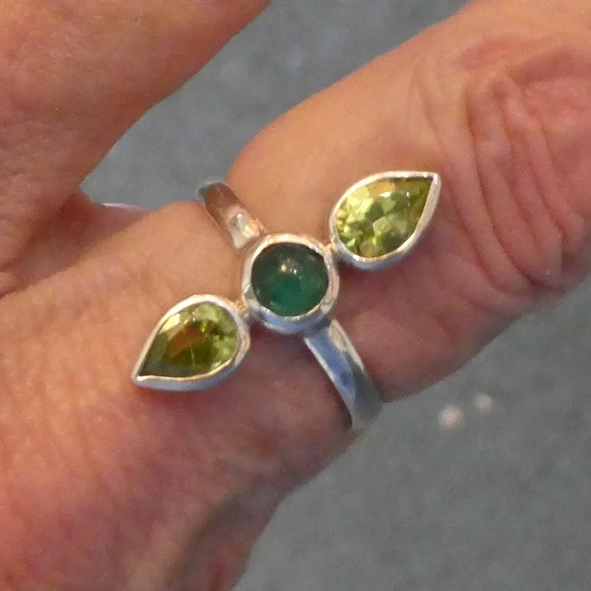 Peridot and Green Onyx Ring, 925 Sterling Silver, Size 9