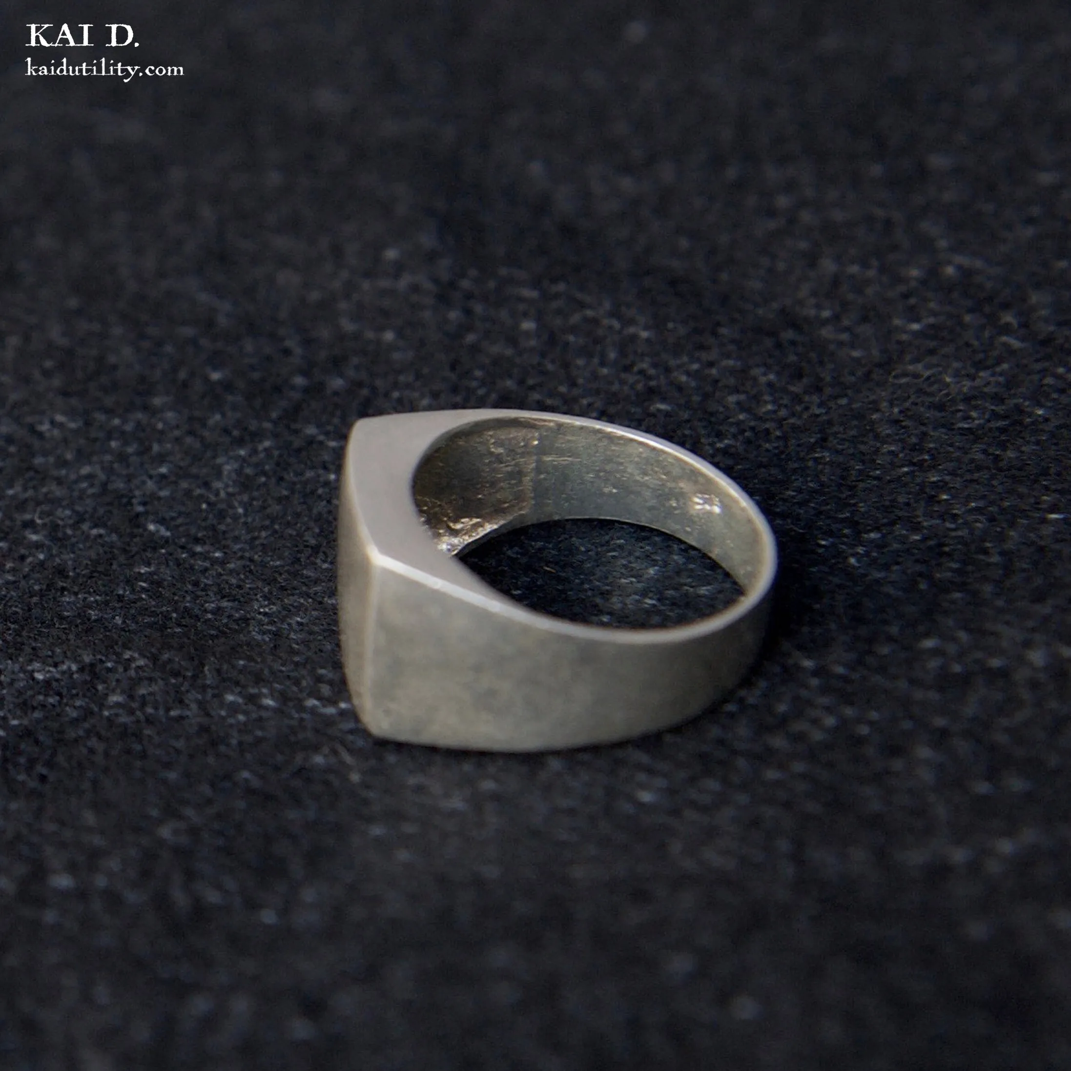 Vintage Signet Ring - 9.75